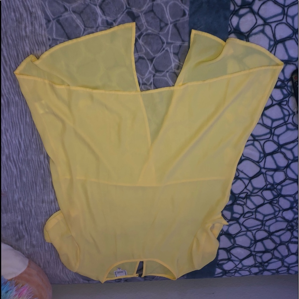 yellow blouse
